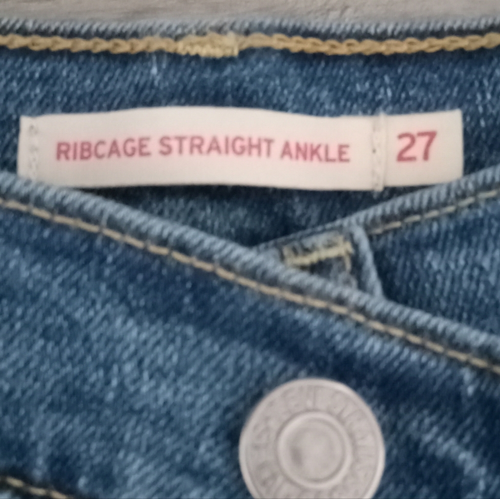 Classic Blue Woman's Jeans - Picture 4 of 6